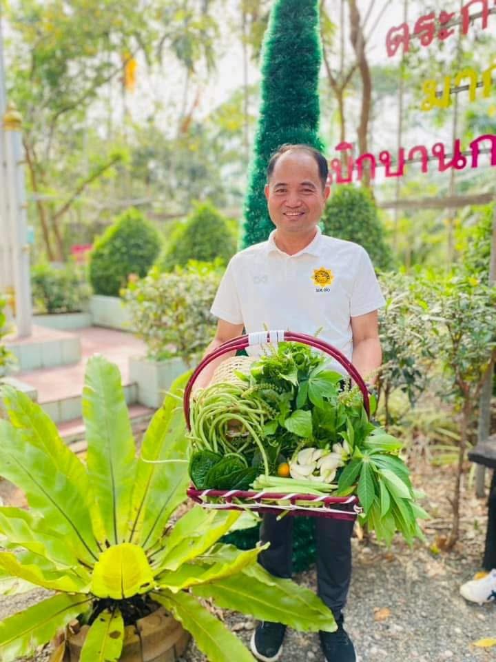 สพอ.บ่อไร่ ร่วมกิจกรรม "ผู้นำต้องทำก่อน" เตรียมแปลงผักสวนครัวสร้างความมั่นคงทางอาหาร ณ แปลงผักสวนครัว ทีว่าการอำเภอบ่อไร่